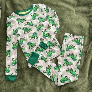 Dream Life dinosaur fitted pajamas, size 5, lightweight grey with green dinos